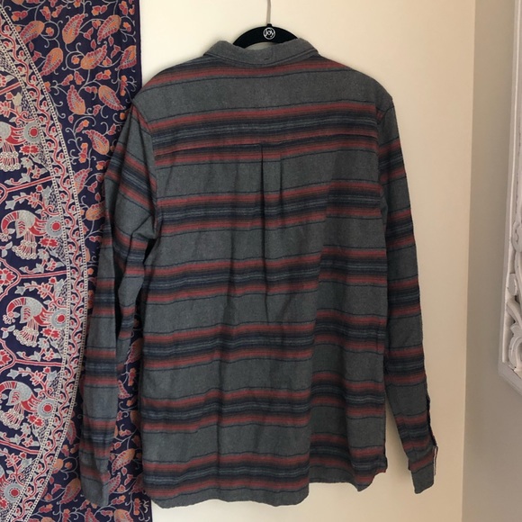 Element Button Up - Picture 4 of 4